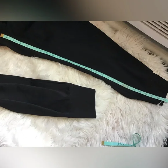 🌺-Athleta Venice High Rise Jogger, Medium Black - Picture 11 of 14